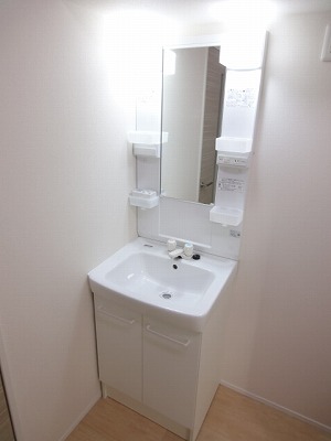 Washroom. Wash basin equipped independent!