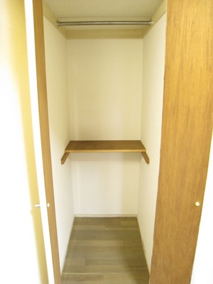 Receipt. Closet can be stored a lot