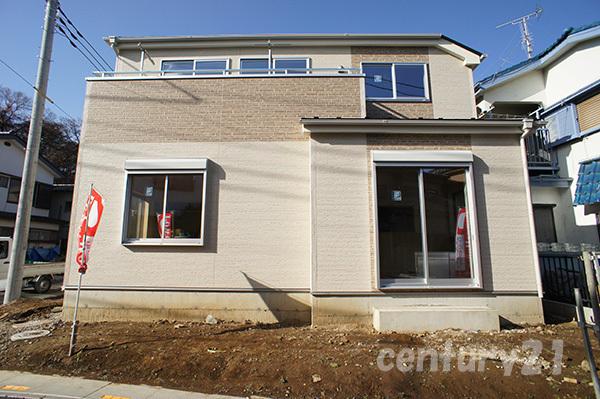 Local appearance photo. Building 3