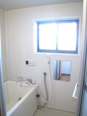 Bath. There is a window ventilation ◎ bathroom