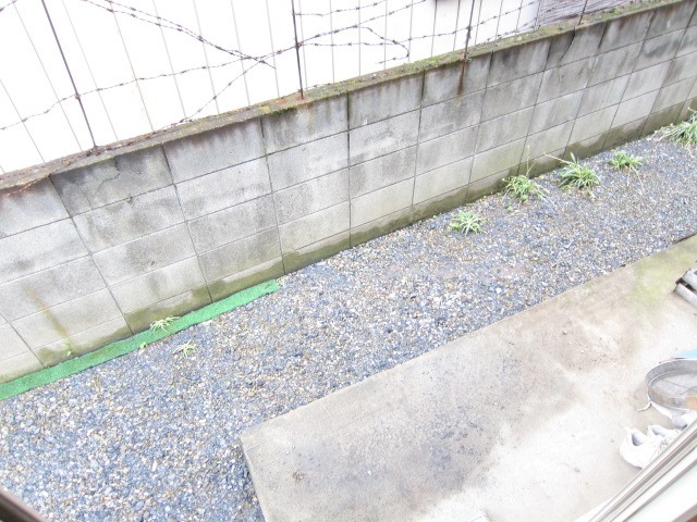 Balcony. Laundry even enough Hoseru terrace