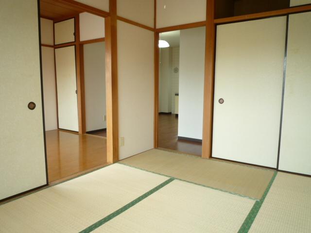 Receipt. Housing 1 between a half