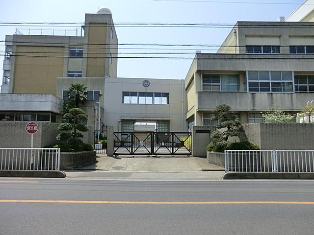 Primary school. Tozukahigashi until elementary school 540m