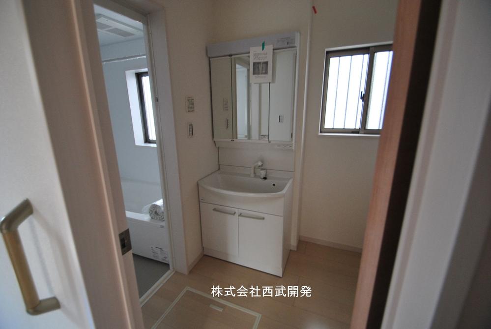 Bathroom. Indoor (11 May 2013) Shooting