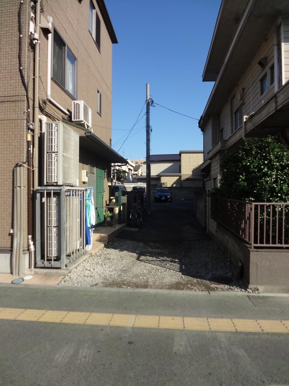 Local photos, including front road. Local (11 May 2011) Shooting