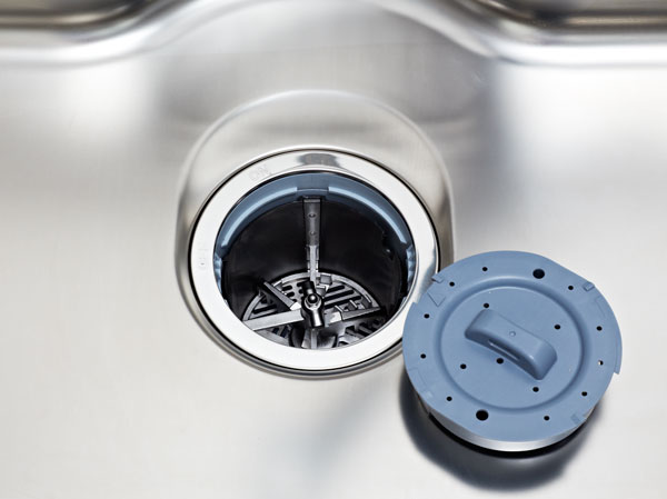 Kitchen.  [disposer] Crushing the garbage, Decomposition treatment to discharged into the sewer in a dedicated processing tank. Hygienically reduce the garbage, It is a system that was also friendly to the environment. Since washable easily remove structure the body, You can keep clean.  ※  Processing depending on the type of garbage ・ There are things that can not be turned on.