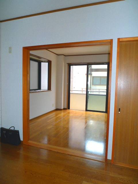 Living and room. Is an image