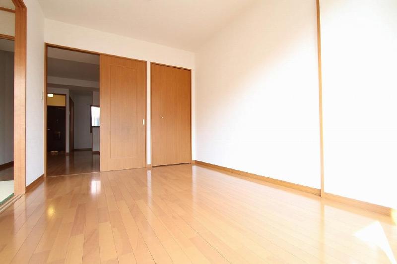 Other room space. Day good Western-style There is one group air-conditioned Western-style