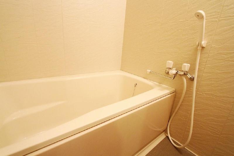 Bath. Spacious Reheating possible bathroom It is economical.