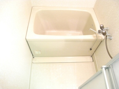 Bath. ● economical city gas ●