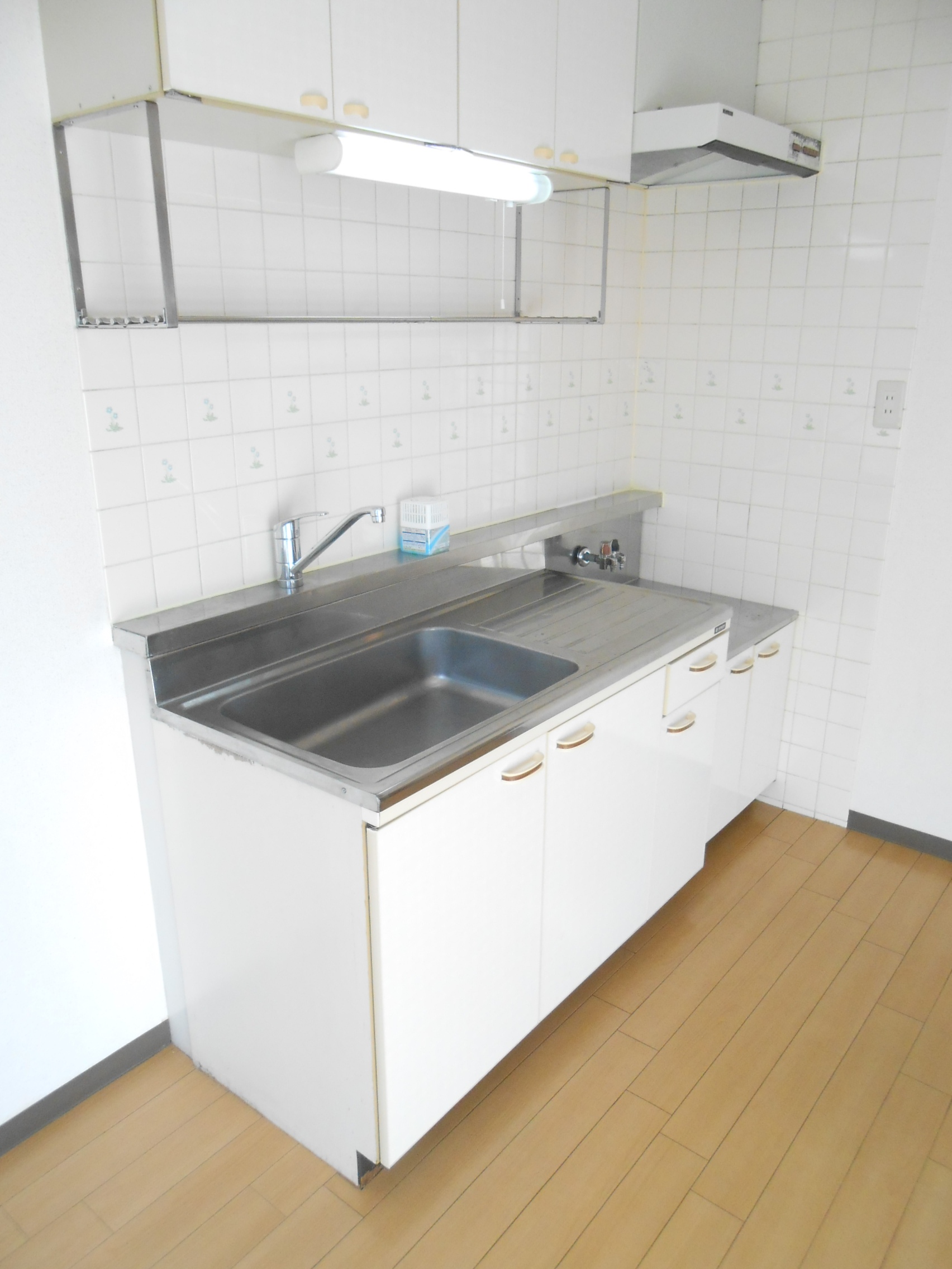 Kitchen. Two-burner gas stove installation Allowed