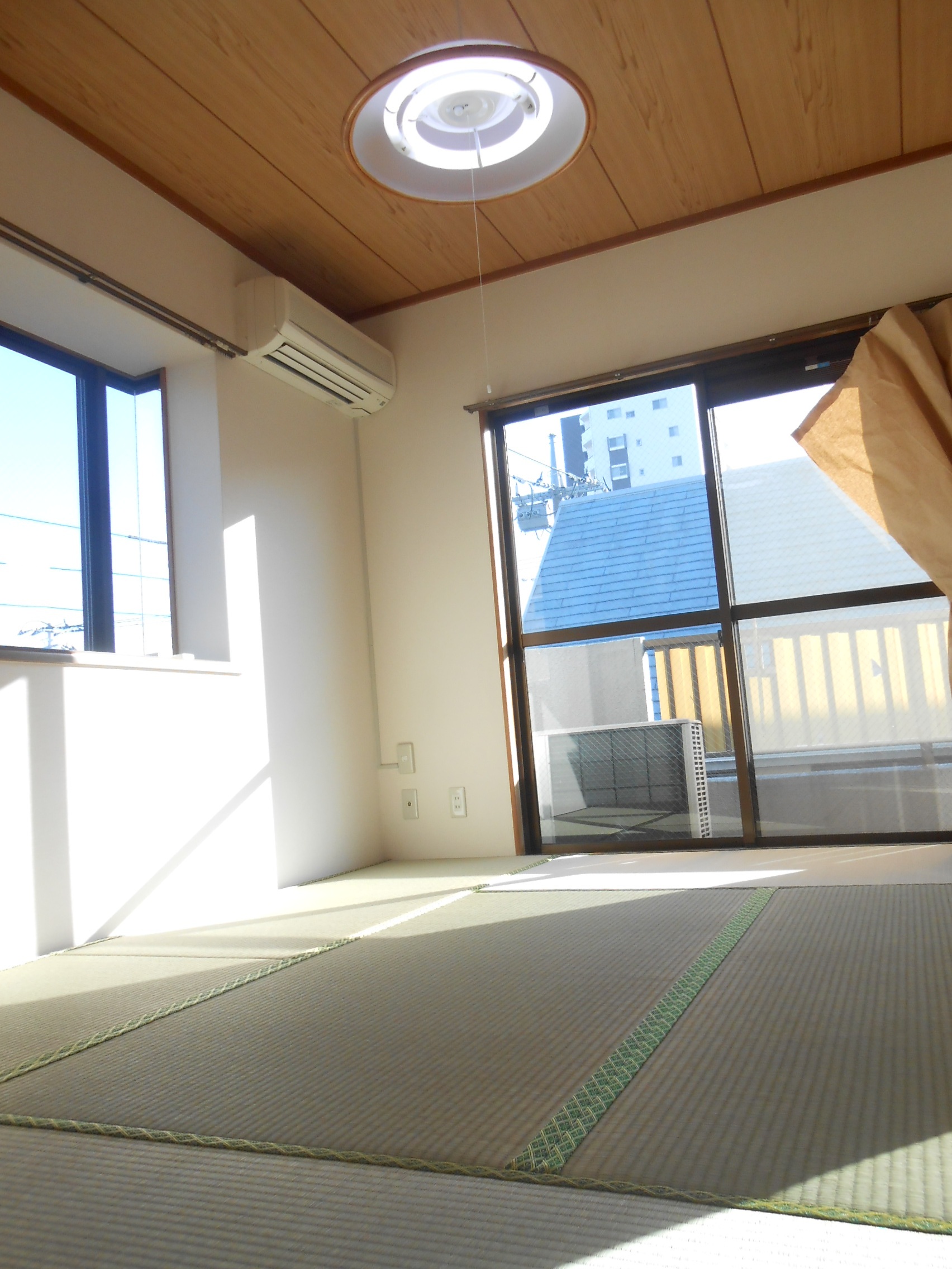 Living and room. Corner room two-sided lighting