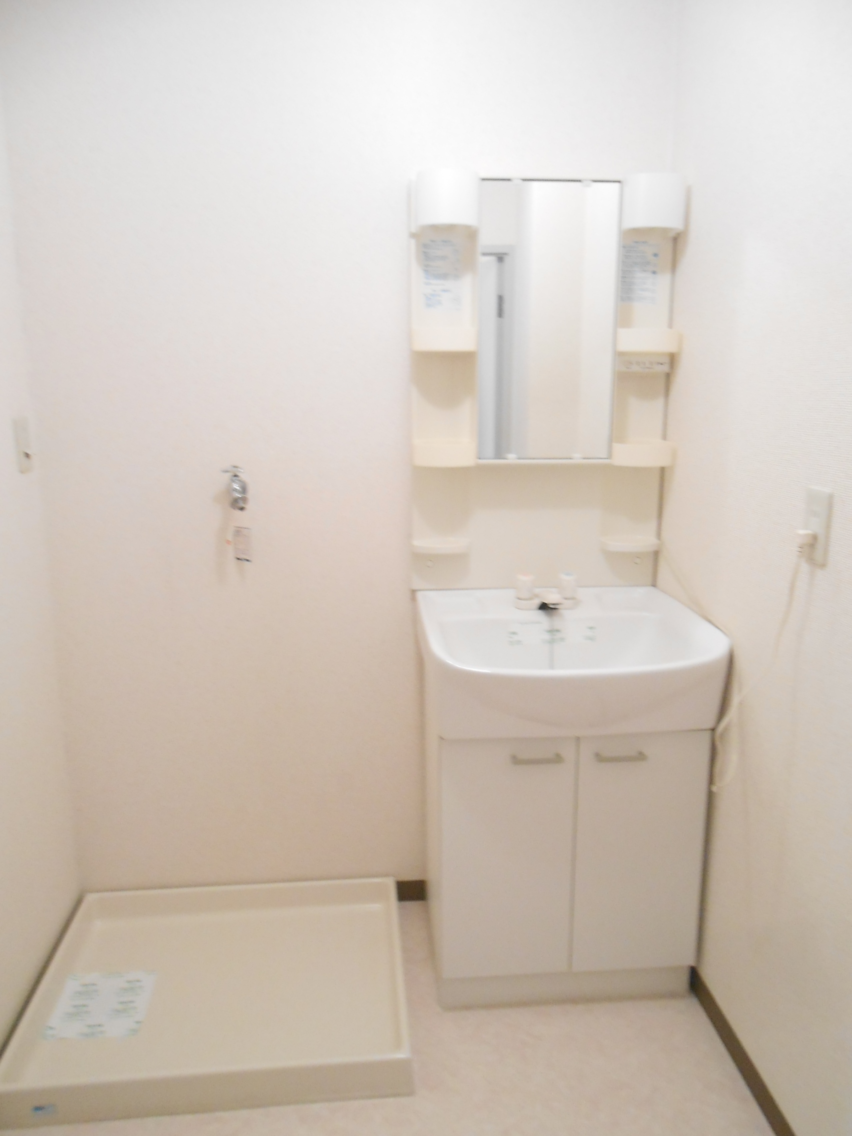 Washroom. Independent wash dressing room