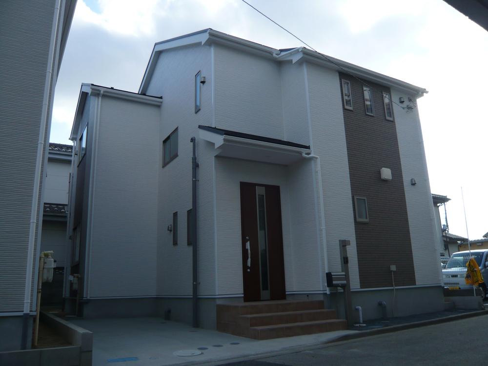 Local appearance photo. Local (11 May 2013) Shooting