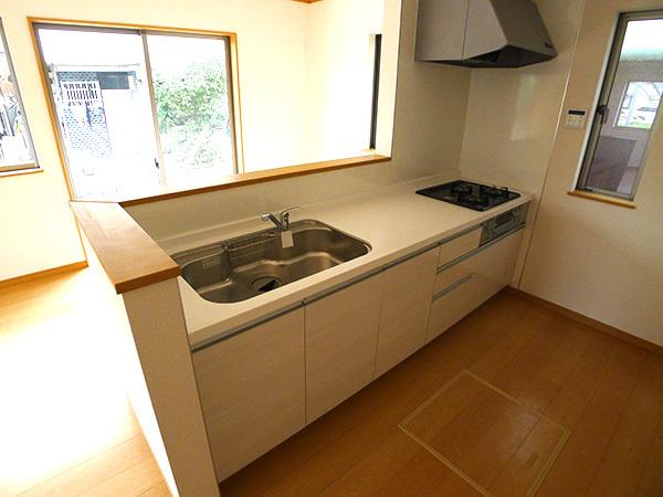 Kitchen. Face-to-face kitchen can feel your family close