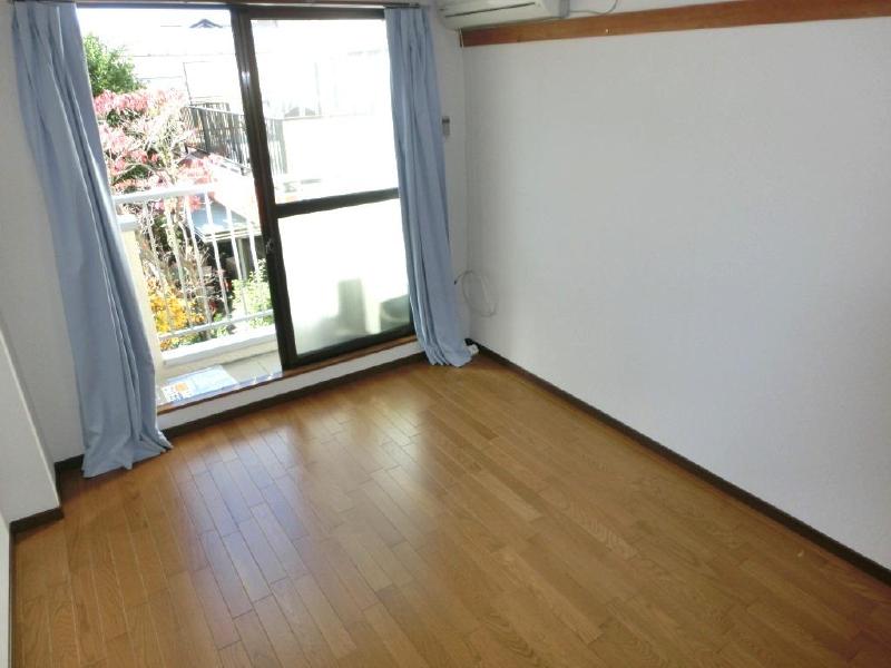 Other. It comes with air conditioning