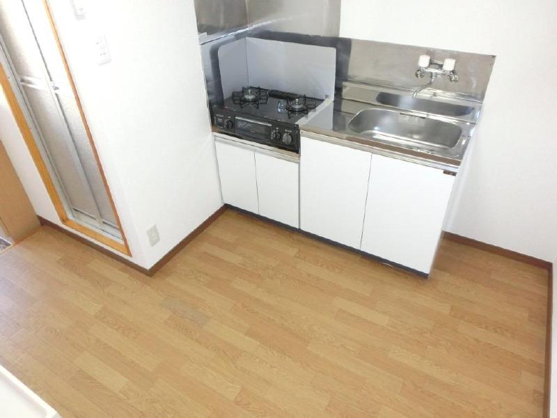 Other. It is unusual spread of the kitchen is to 1K