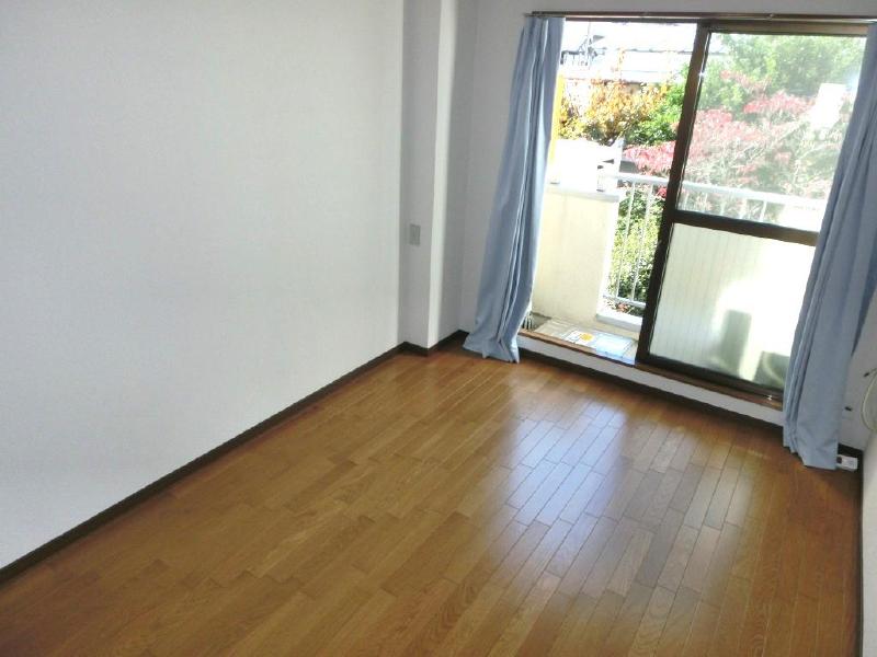 Other. Used as it is equipped with curtain is also possible