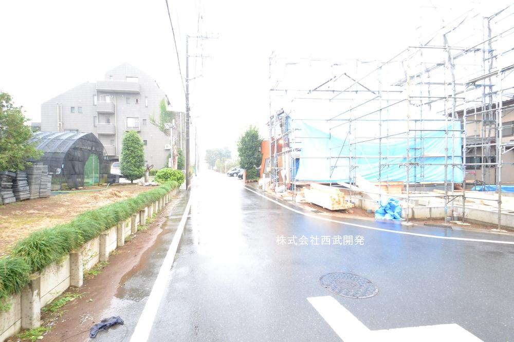 Local photos, including front road. Local (10 May 2013) Shooting