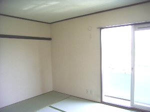Living and room. 6 Pledge is a Japanese-style room!