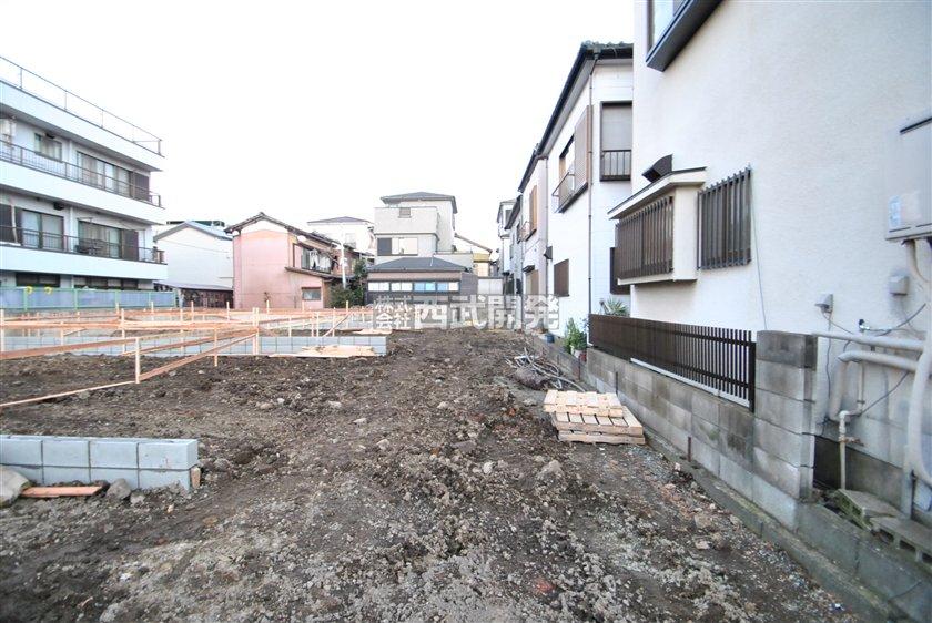 Local appearance photo. Local (12 May 2013) Shooting