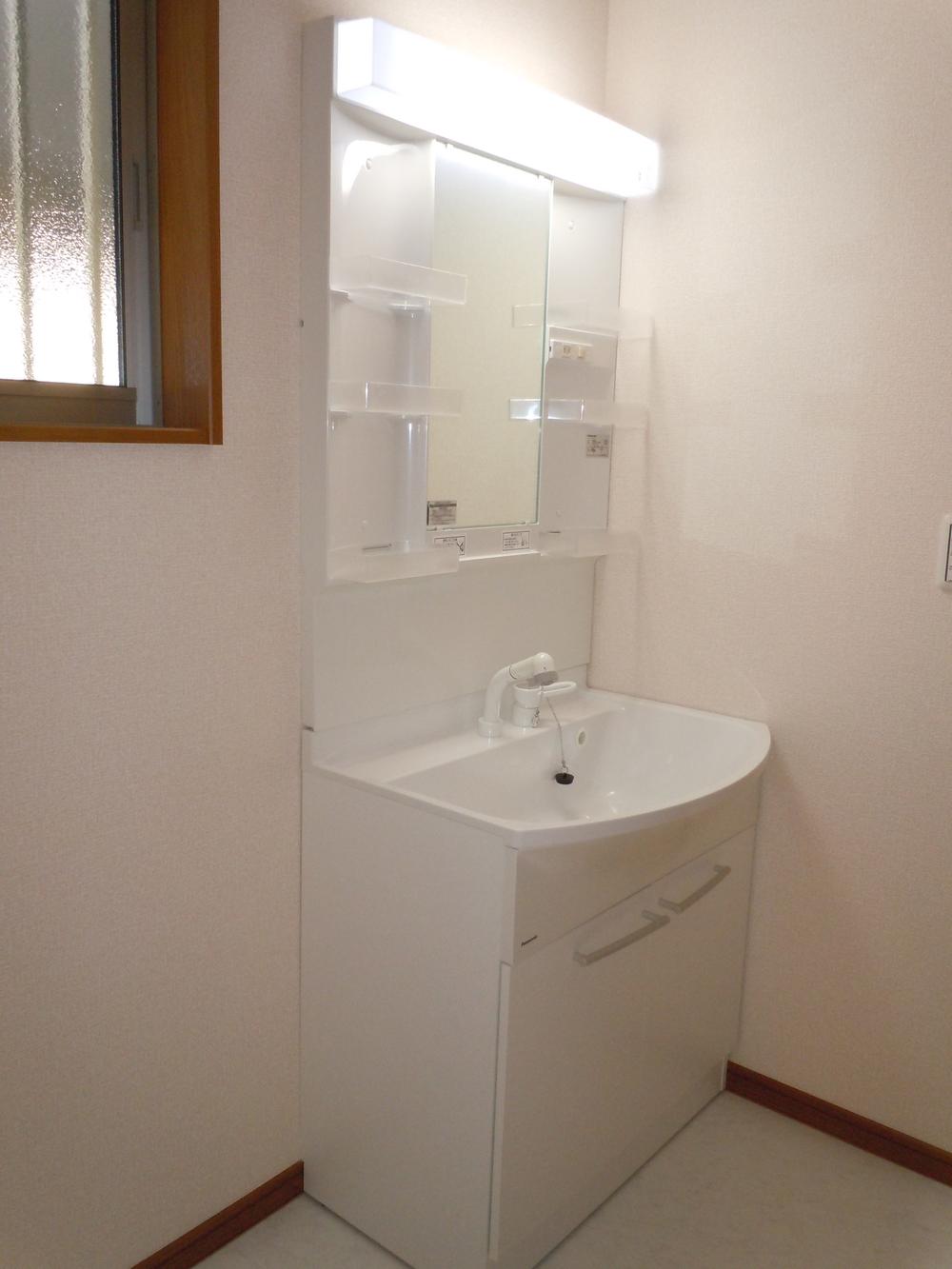 Wash basin, toilet. Indoor (September 2013) Shooting