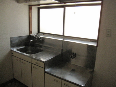 Kitchen. Gas stove is installed Friendly Kitchen