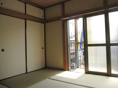 Living and room. Per day is a good two-plane daylight