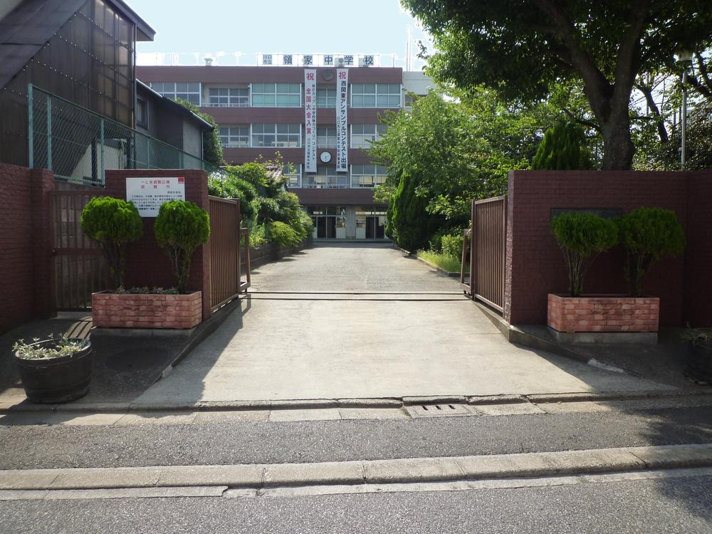 Junior high school. Ryoke 730m until junior high school