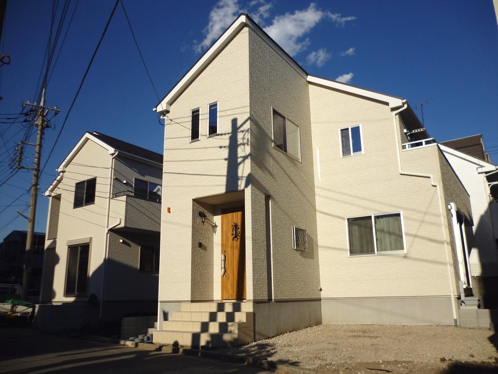 Local appearance photo. Siding paste. All four buildings parallel car space two with. Site area 38 square meters ~ 40 square meters of a mansion room. 