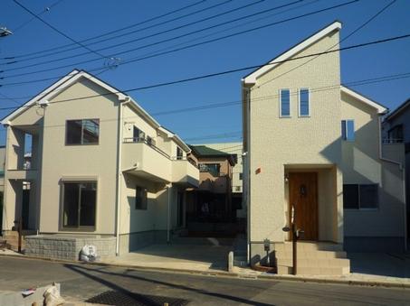 It finished Building 3 and 4 Building. Parking 2 cars to large site (1 ・ 2 Building ensure a parallel two). Now all building possible preview