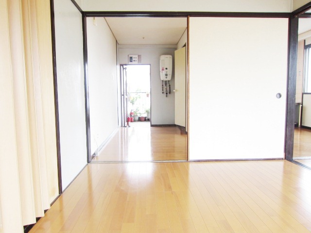 Living and room. Kitchen space is also spacious design