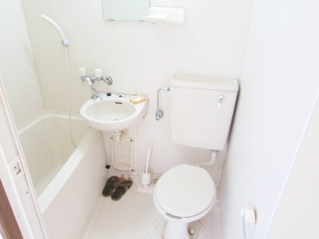 Bath. Easy-to-use 3-point unit