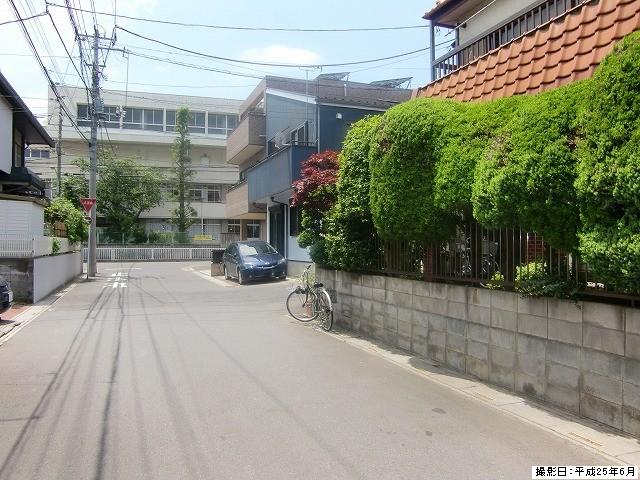 Local photos, including front road. Local (June 2013) Shooting