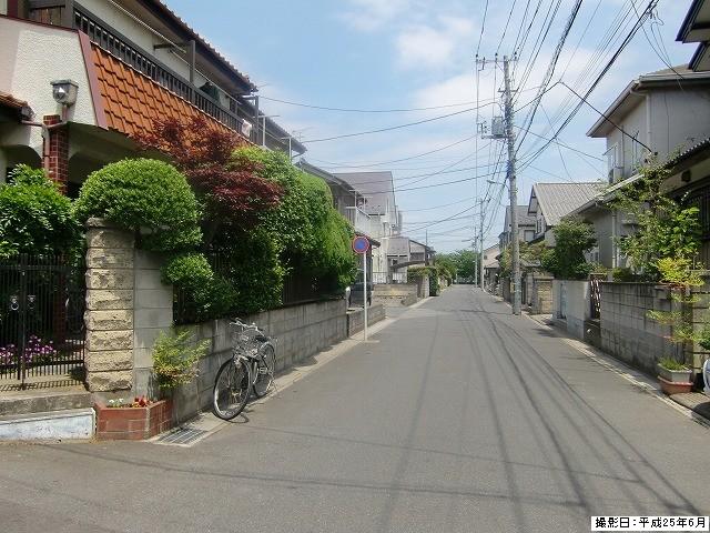 Local photos, including front road. Local (June 2013) Shooting