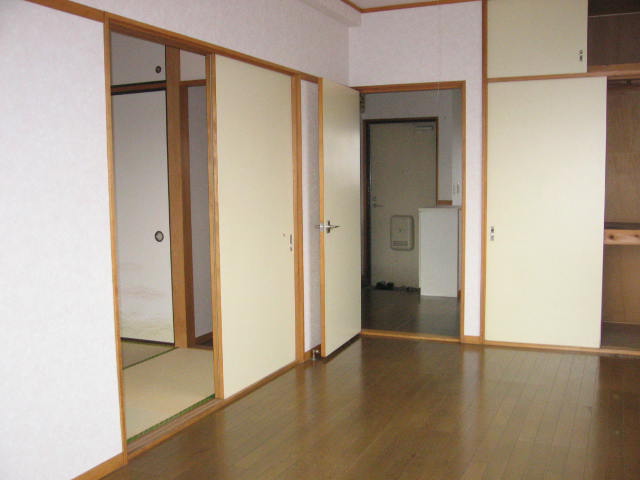 Other room space. Is a livable floor plan !!