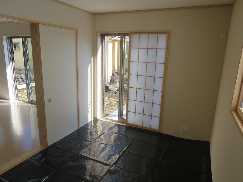 Non-living room. Indoor (12 May 2013) Shooting