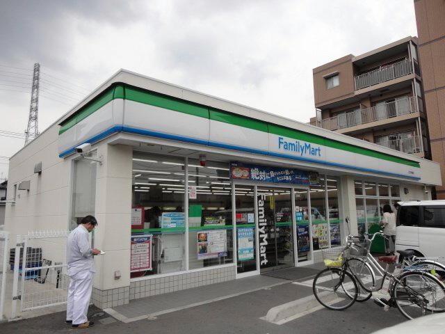 Convenience store. 645m to FamilyMart Kawaguchi Tozukahigashi shop