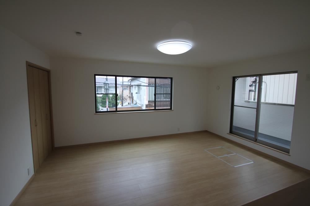 Living. Local (12 May 2013) Shooting