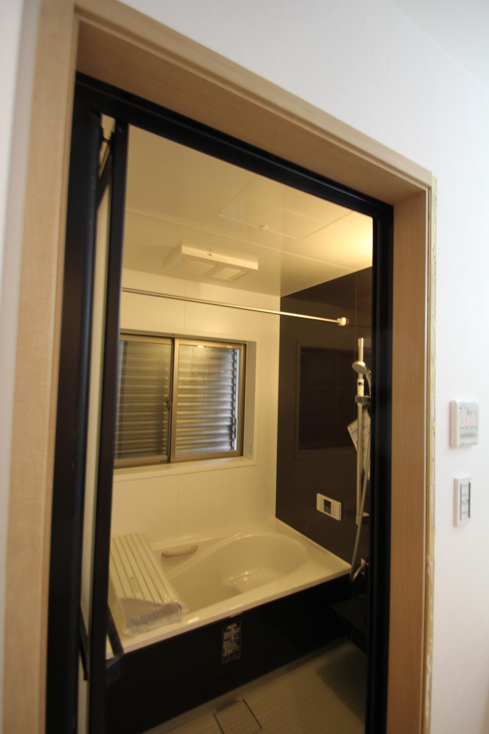 Bathroom. Indoor (12 May 2013) Shooting