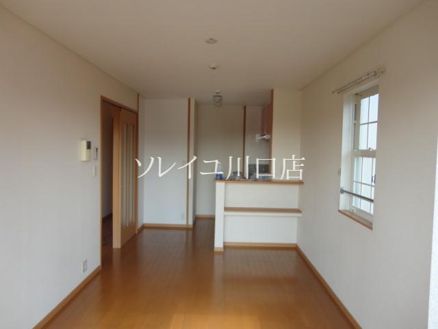 Living and room. Large living that can be gatherings in your family