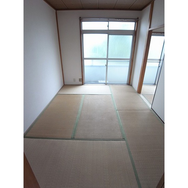 Living and room. Japanese-style room 6 quires