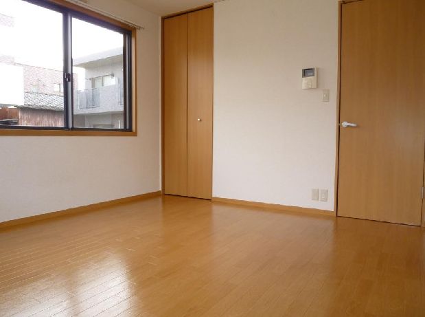 Living and room. Separate reference is a picture