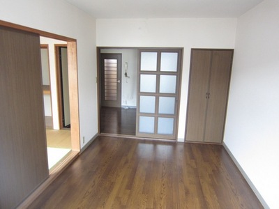 Living and room. It has led Japanese-style room and dining