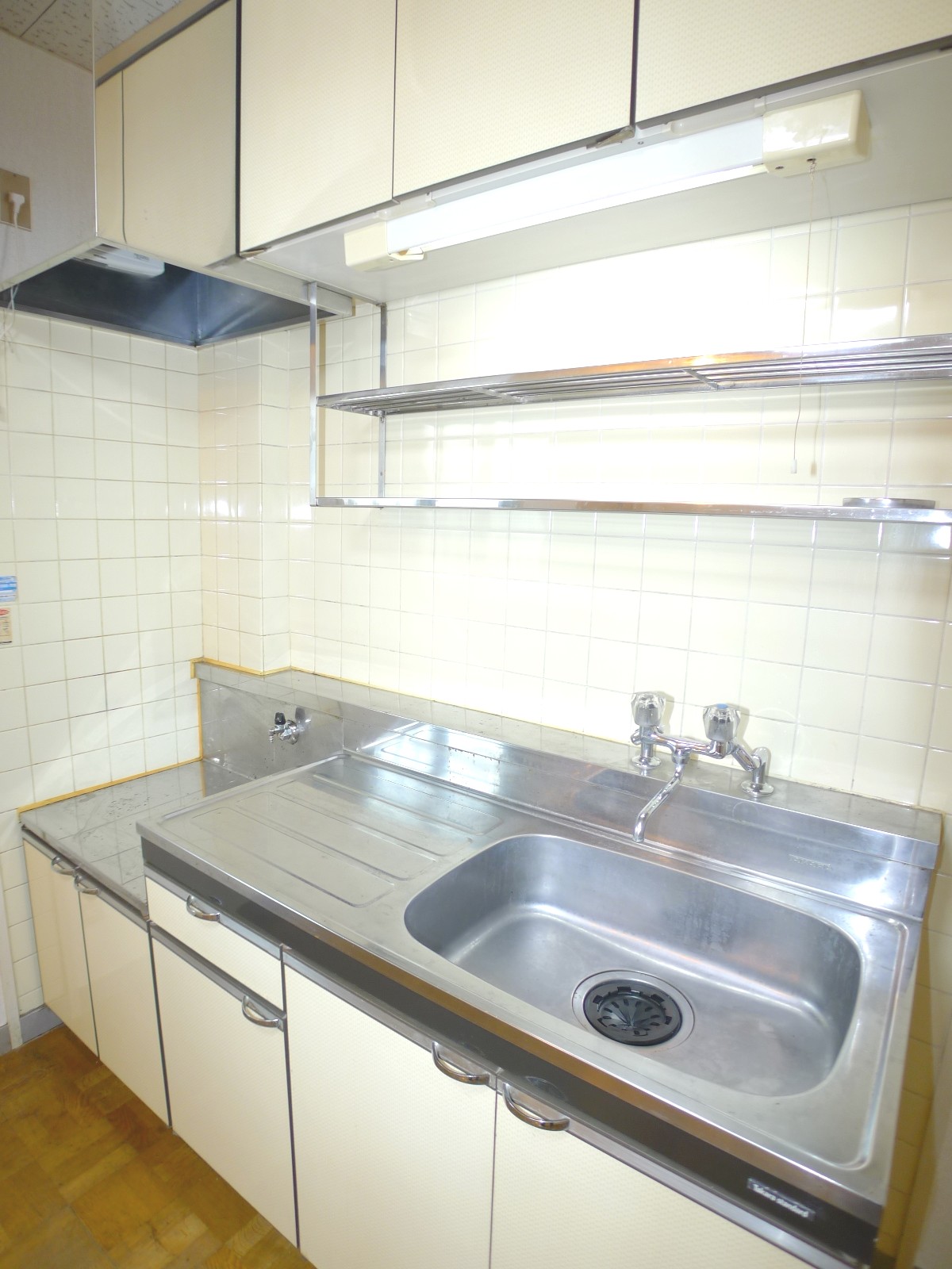 Kitchen. Two-burner gas stove installation Allowed