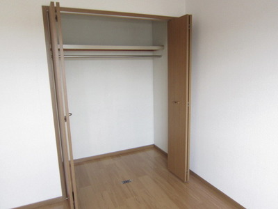 Receipt. Western-style storage space