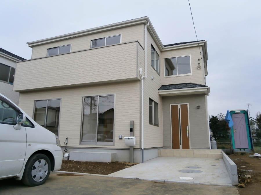 Local photos, including front road. Was building completed. Such as the actual image from per yang, We have to wait all the time so you can see directly. 