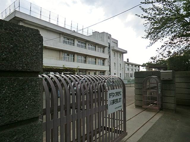 Junior high school. 1000m until Kawaguchi Tatsunishi junior high school