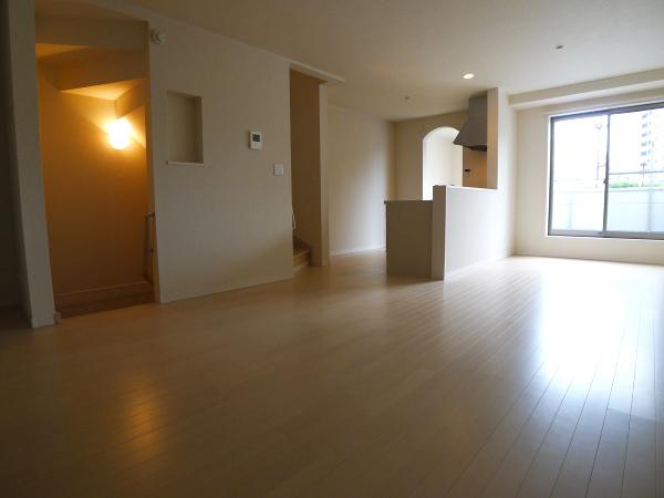 Living. Your family spacious living room that everyone is comfortable and welcoming Indoor (July 2013) Shooting II-C Building