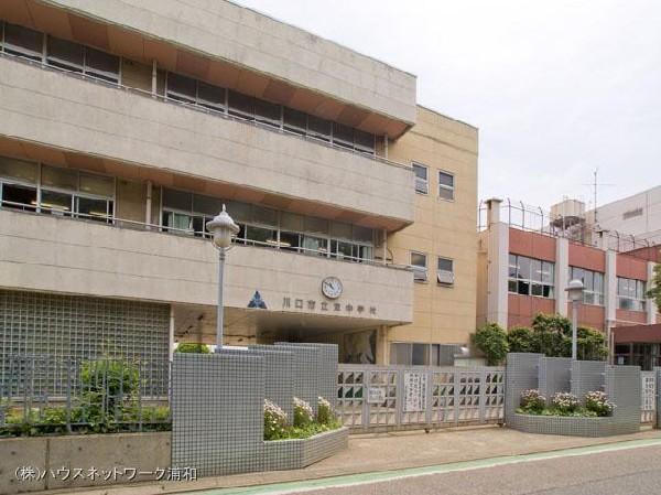 Junior high school. 1100m until Kawaguchi Tatsuhigashi junior high school